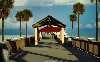 厦门保费涨、机构退、巨头进，保险中介格局巨变：去年60家法人牌照被注销，清虚提质还将继续