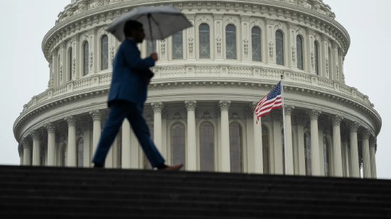厦门人工智能政治献金成中期选举争议焦点